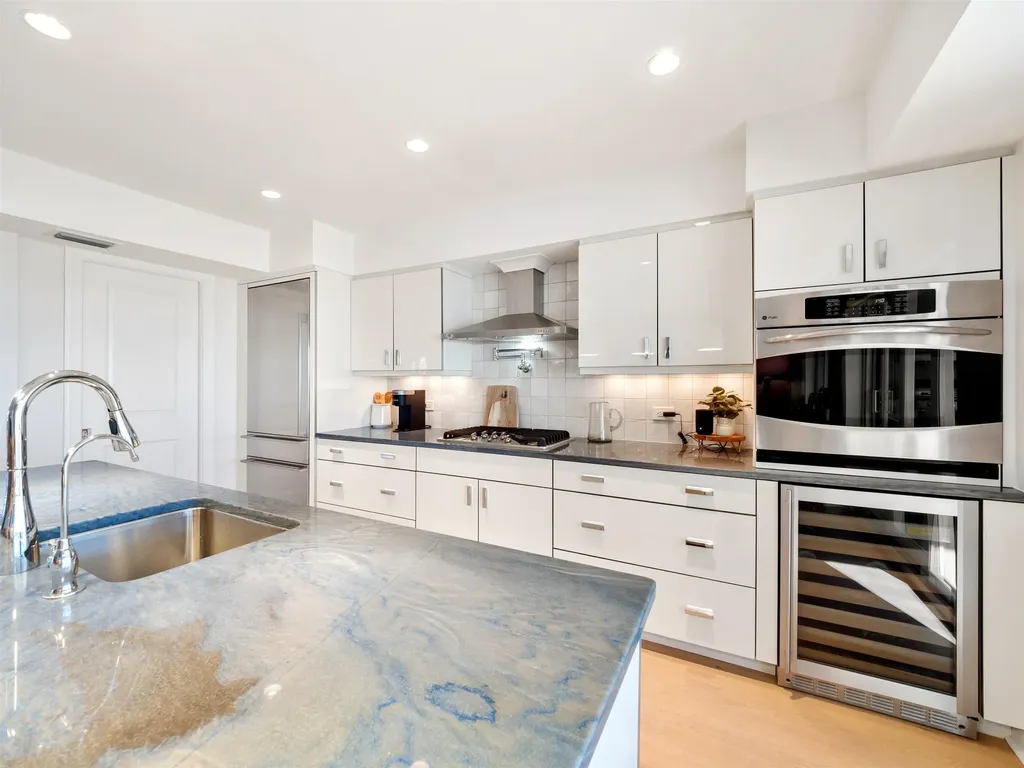 1 Sunset Captiva Lane Captiva FL 33924