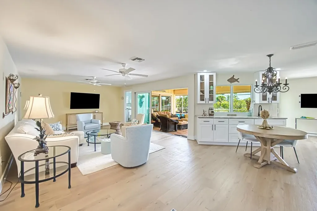 1006 Lindgren Boulevard Sanibel FL 33957