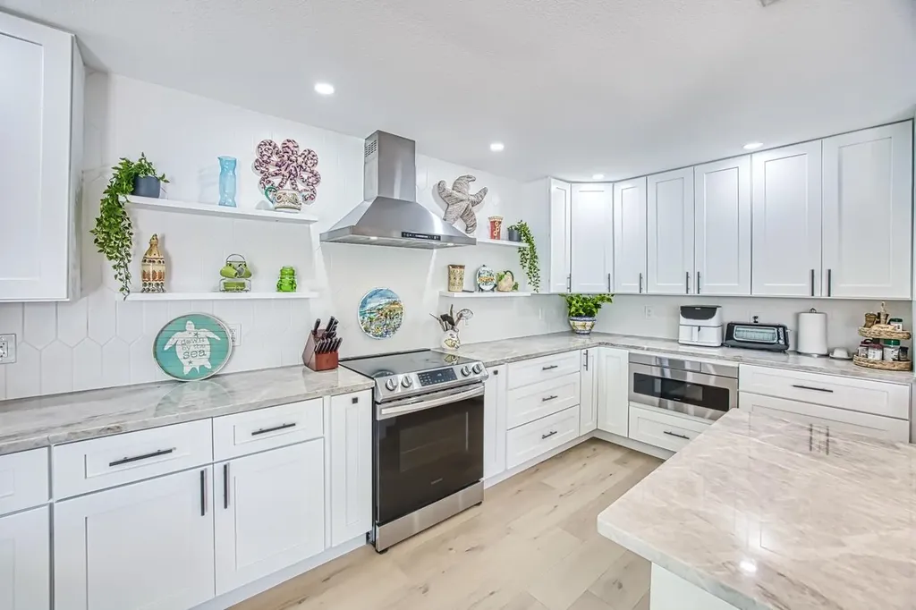 1006 Lindgren Boulevard Sanibel FL 33957