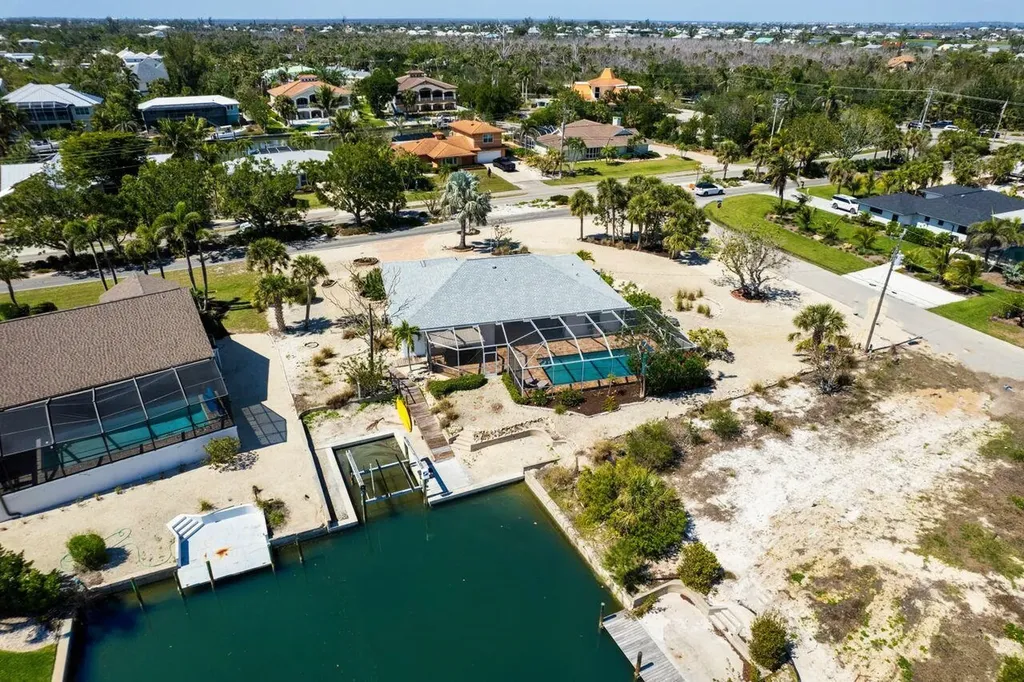 1006 Lindgren Boulevard Sanibel FL 33957