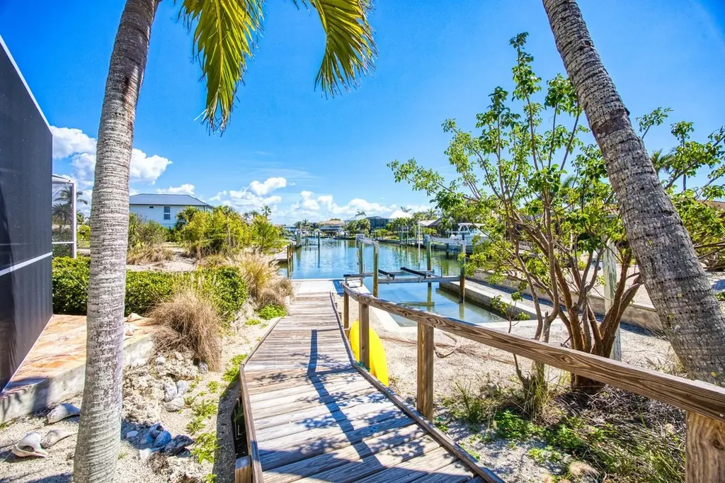 1006 Lindgren Boulevard Sanibel FL 33957