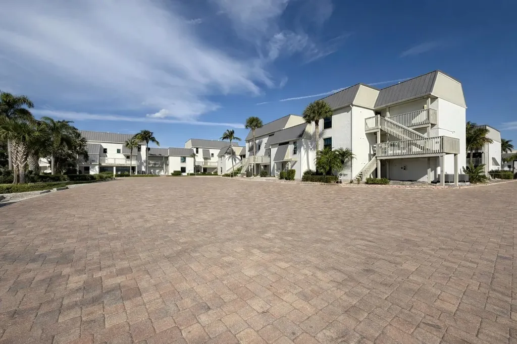 760 Sextant Drive Sanibel FL 33957
