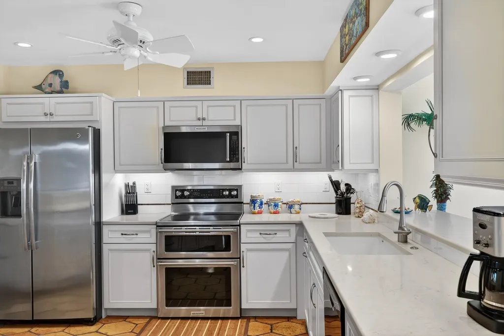 5312 Ladyfinger Lake Road Sanibel FL 33957