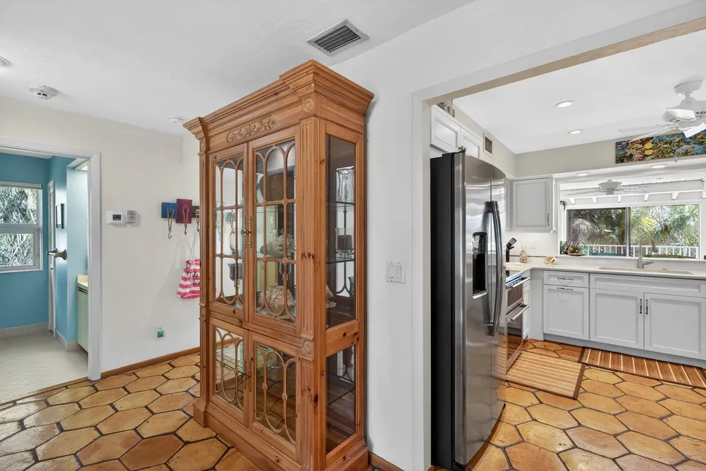 5312 Ladyfinger Lake Road Sanibel FL 33957