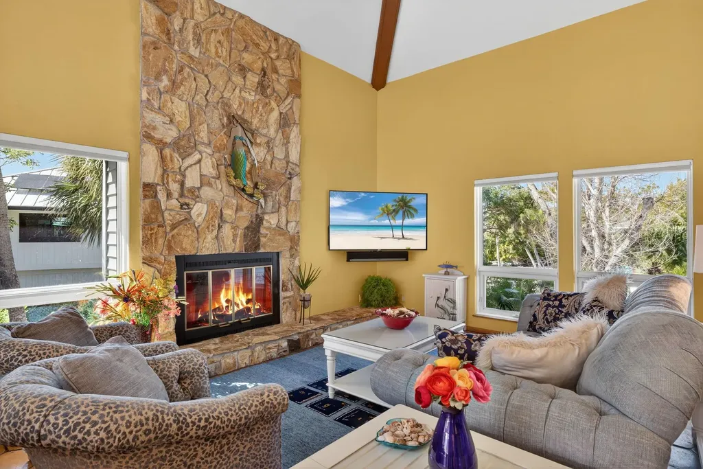 5312 Ladyfinger Lake Road Sanibel FL 33957