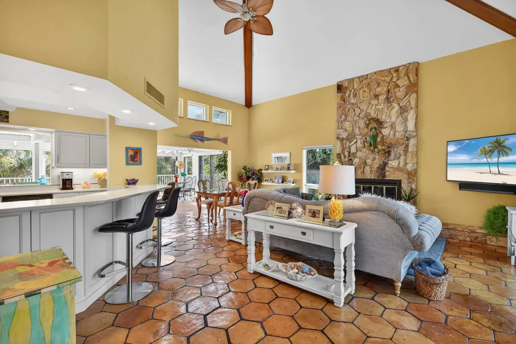 5312 Ladyfinger Lake Road Sanibel FL 33957