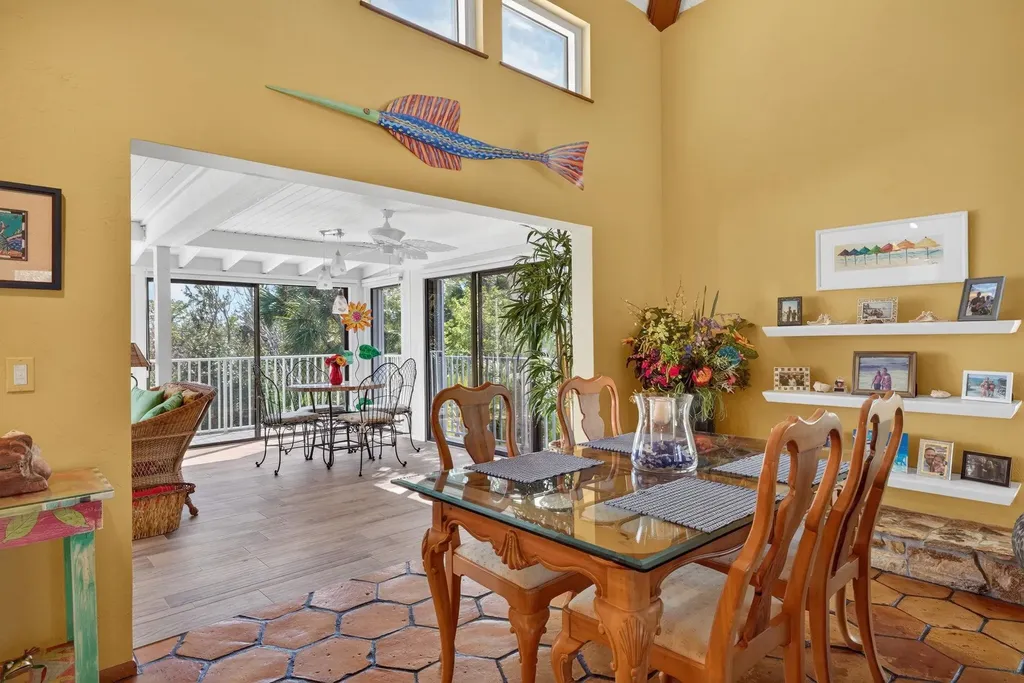 5312 Ladyfinger Lake Road Sanibel FL 33957