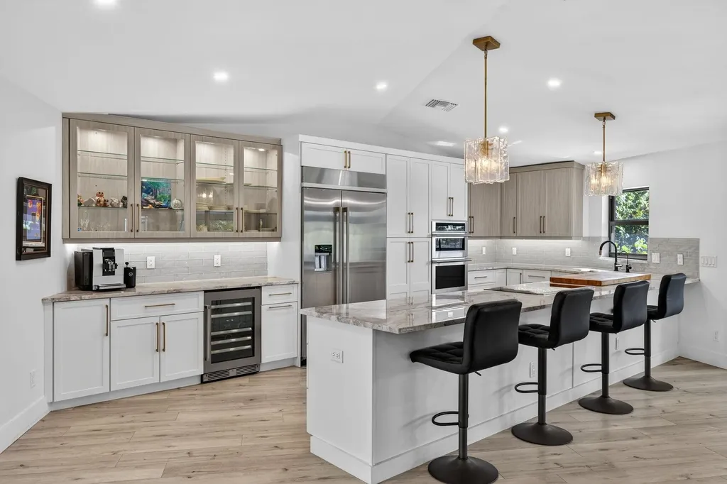 1666 Middle Gulf Drive Sanibel FL 33957