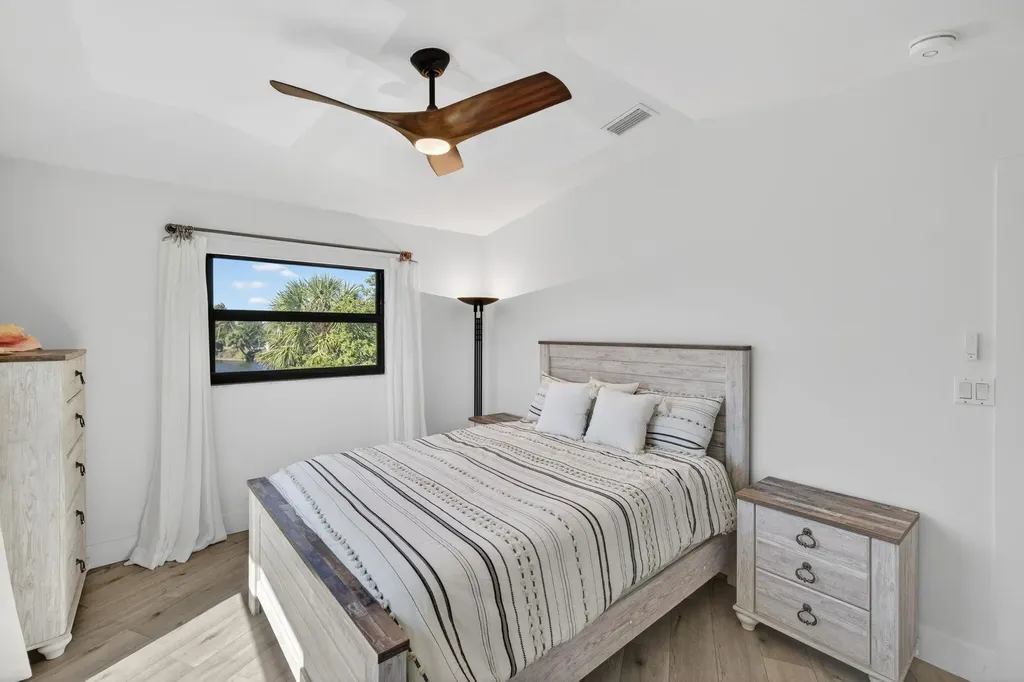 1666 Middle Gulf Drive Sanibel FL 33957