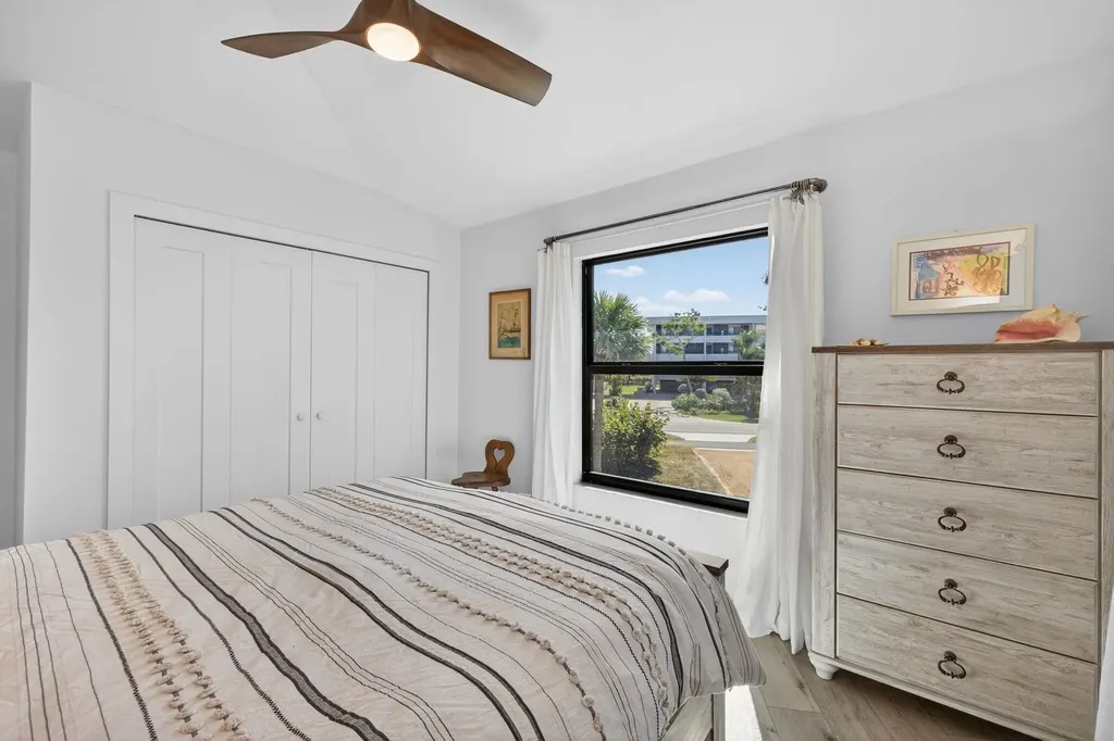 1666 Middle Gulf Drive Sanibel FL 33957