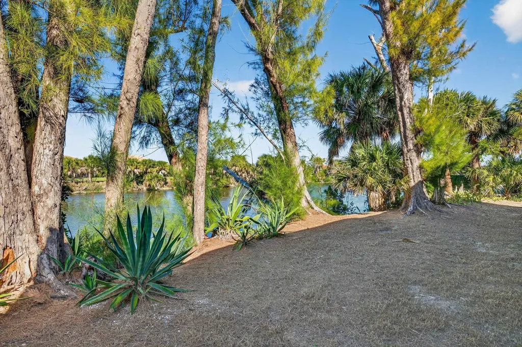 1666 Middle Gulf Drive Sanibel FL 33957