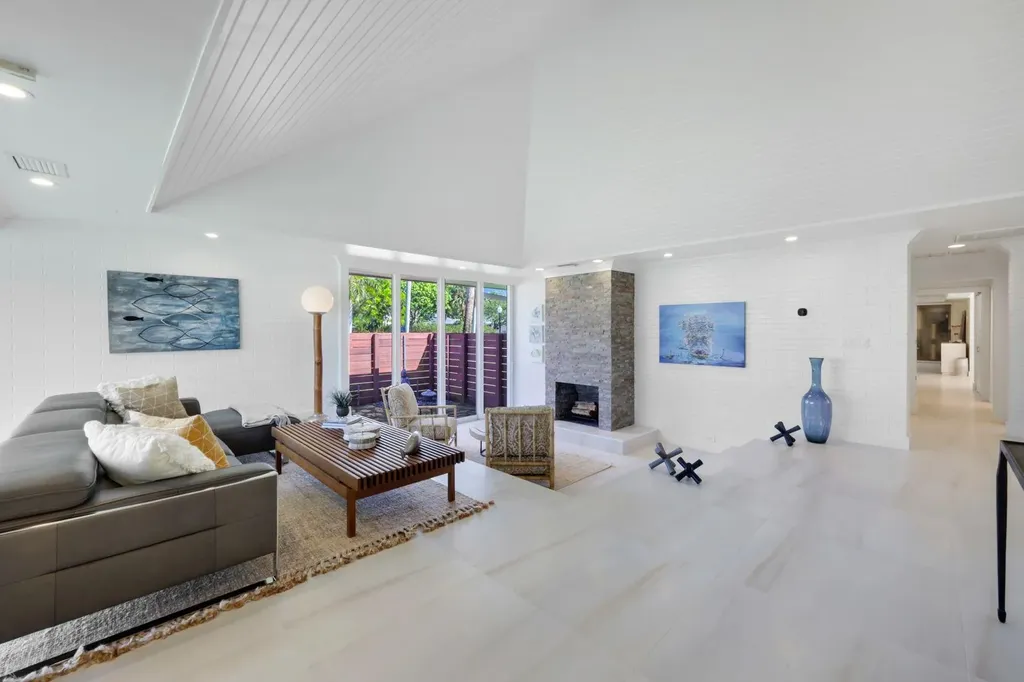 2943 Valencia Way Fort Myers FL 33901