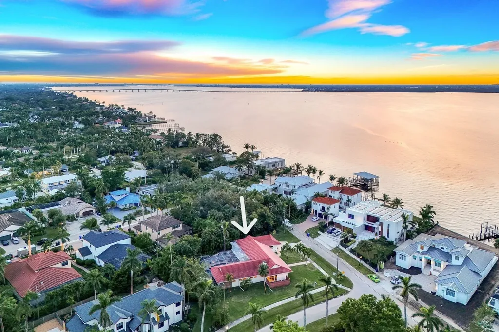 2943 Valencia Way Fort Myers FL 33901