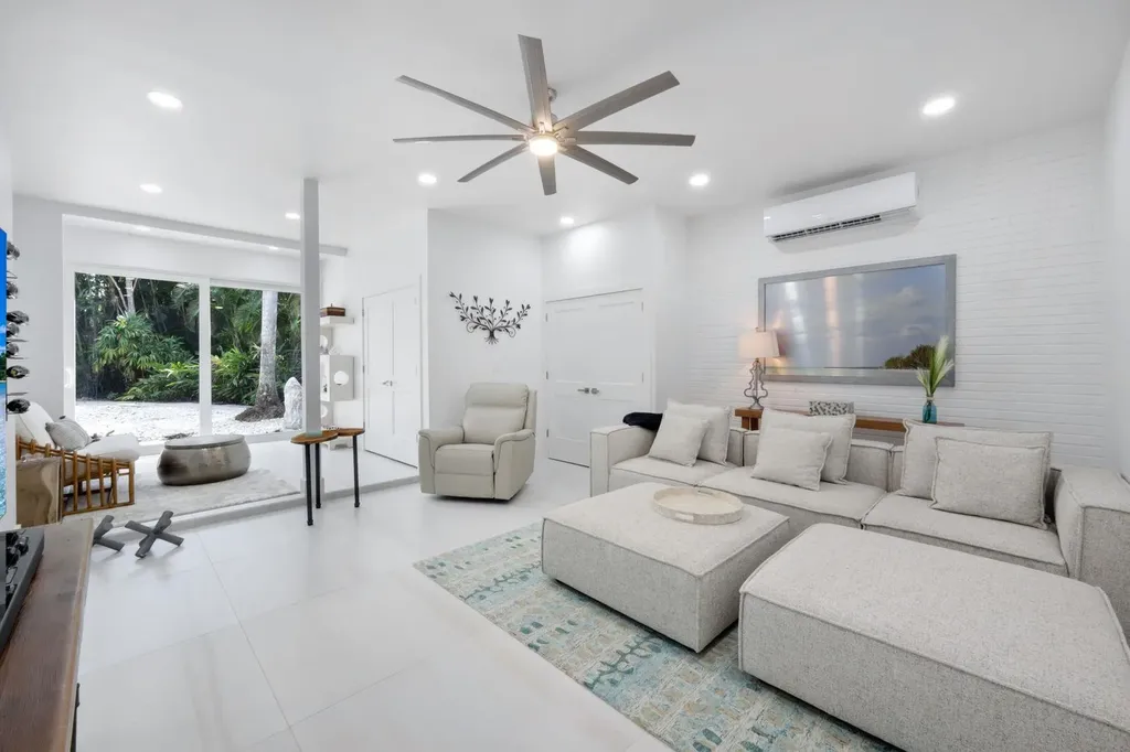 2943 Valencia Way Fort Myers FL 33901