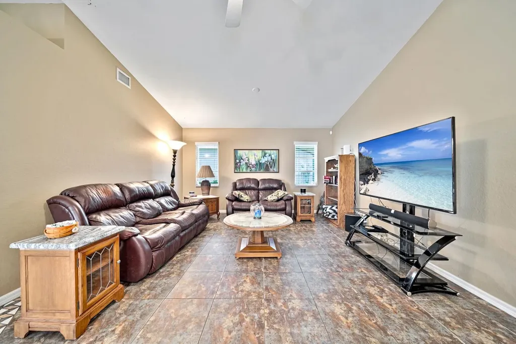 22 SE 13th Avenue Cape Coral FL 33990