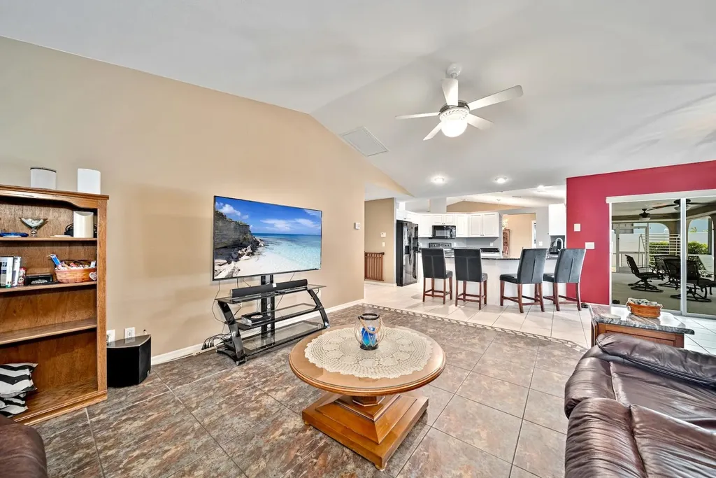 22 SE 13th Avenue Cape Coral FL 33990