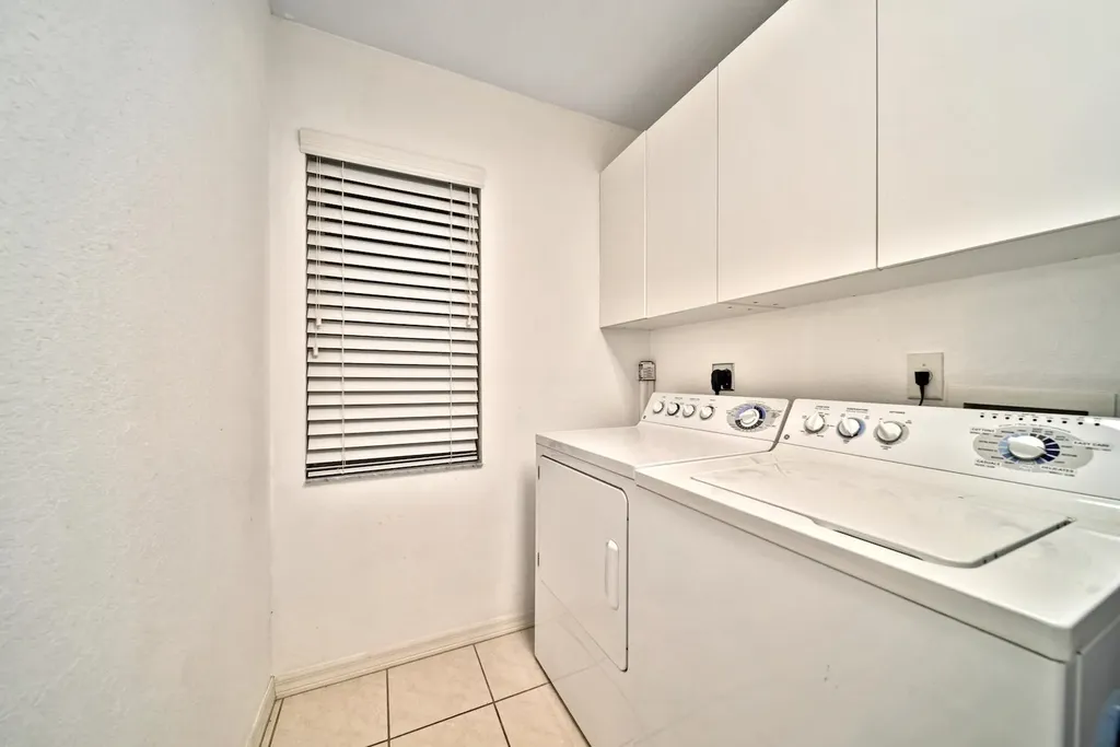 22 SE 13th Avenue Cape Coral FL 33990