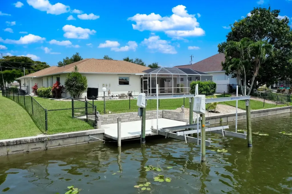 22 SE 13th Avenue Cape Coral FL 33990
