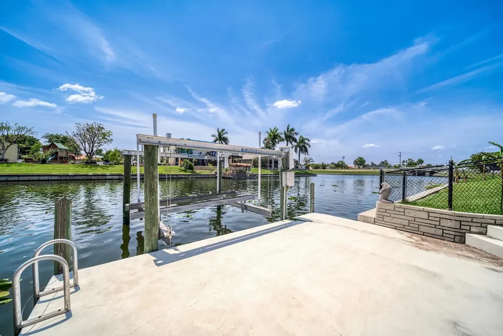 22 SE 13th Avenue Cape Coral FL 33990