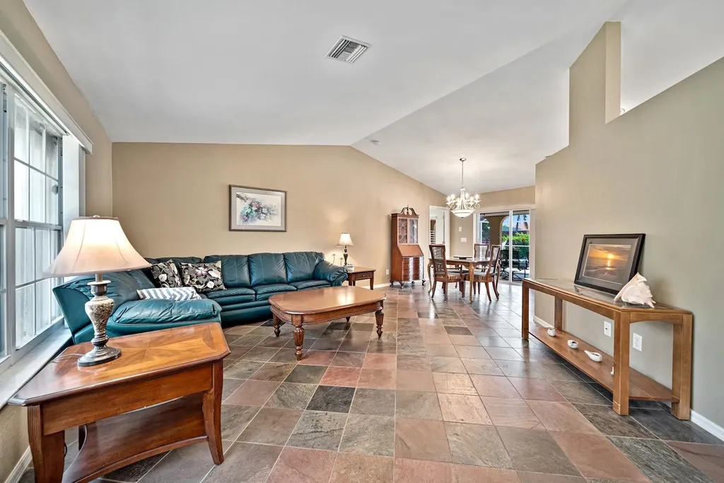 22 SE 13th Avenue Cape Coral FL 33990