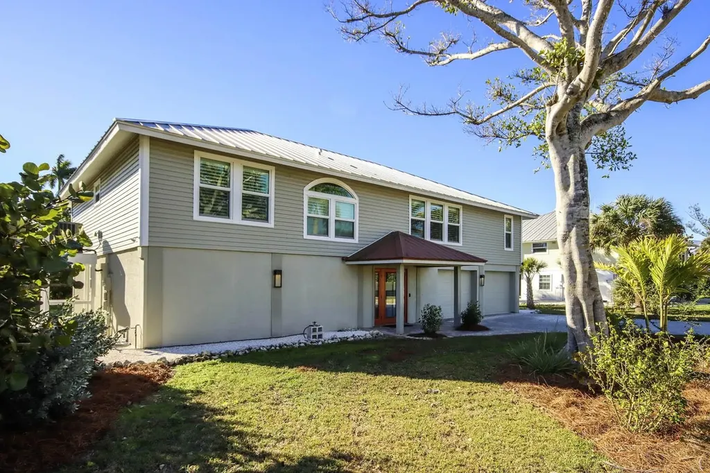 1890 Farm Trail Sanibel FL 33957