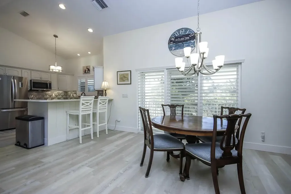 1890 Farm Trail Sanibel FL 33957