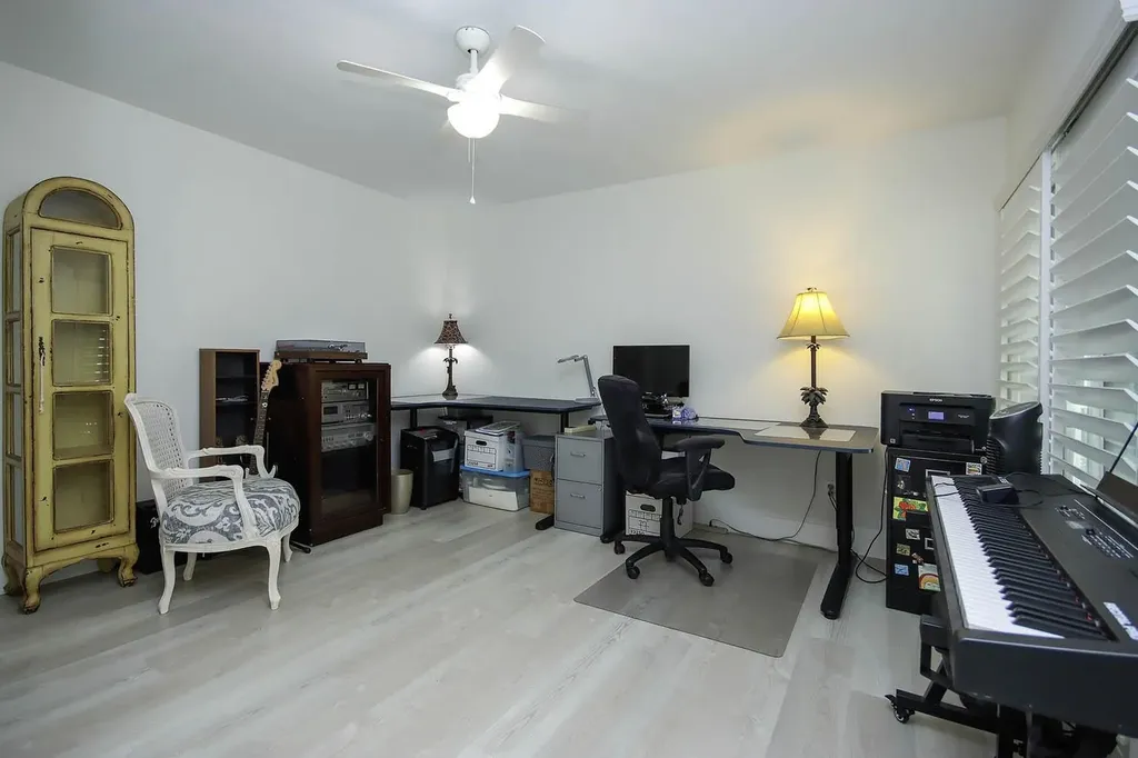 1890 Farm Trail Sanibel FL 33957