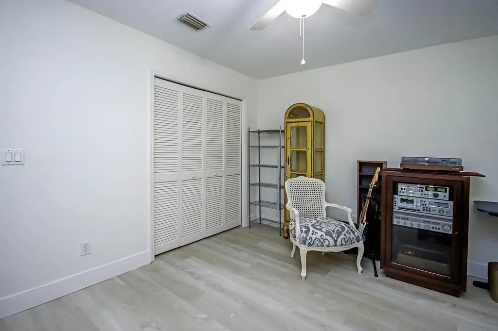 1890 Farm Trail Sanibel FL 33957