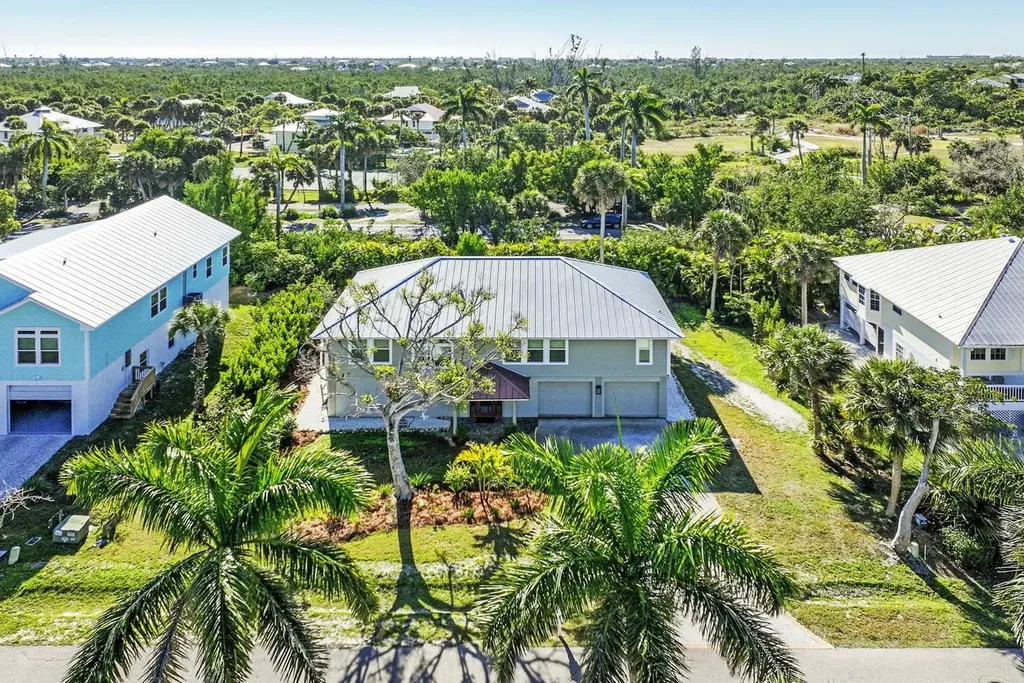 1890 Farm Trail Sanibel FL 33957