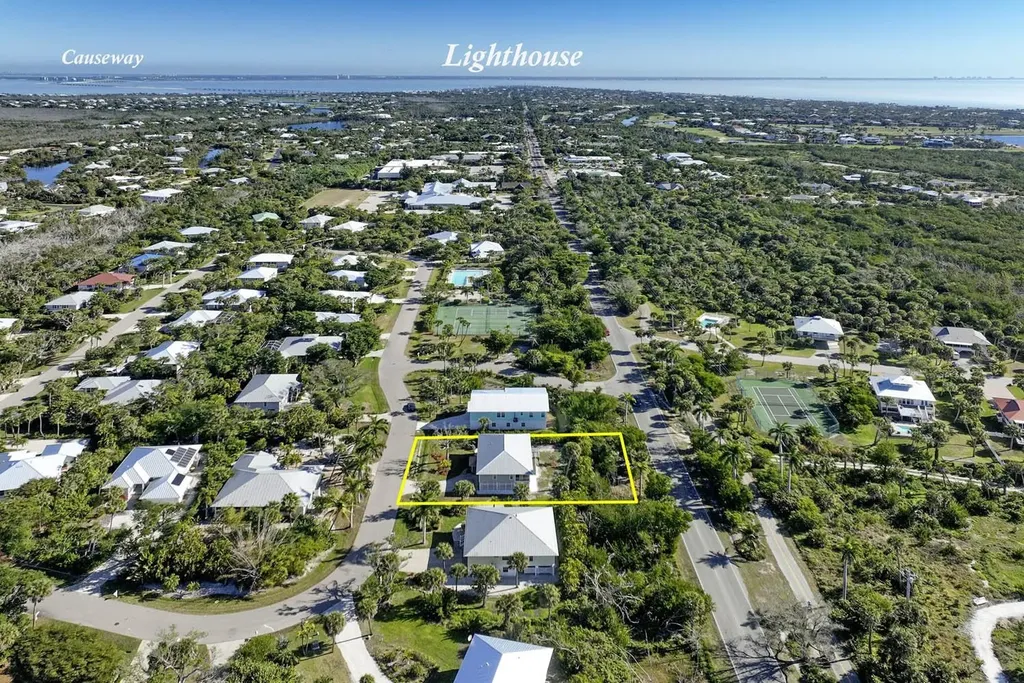 1890 Farm Trail Sanibel FL 33957
