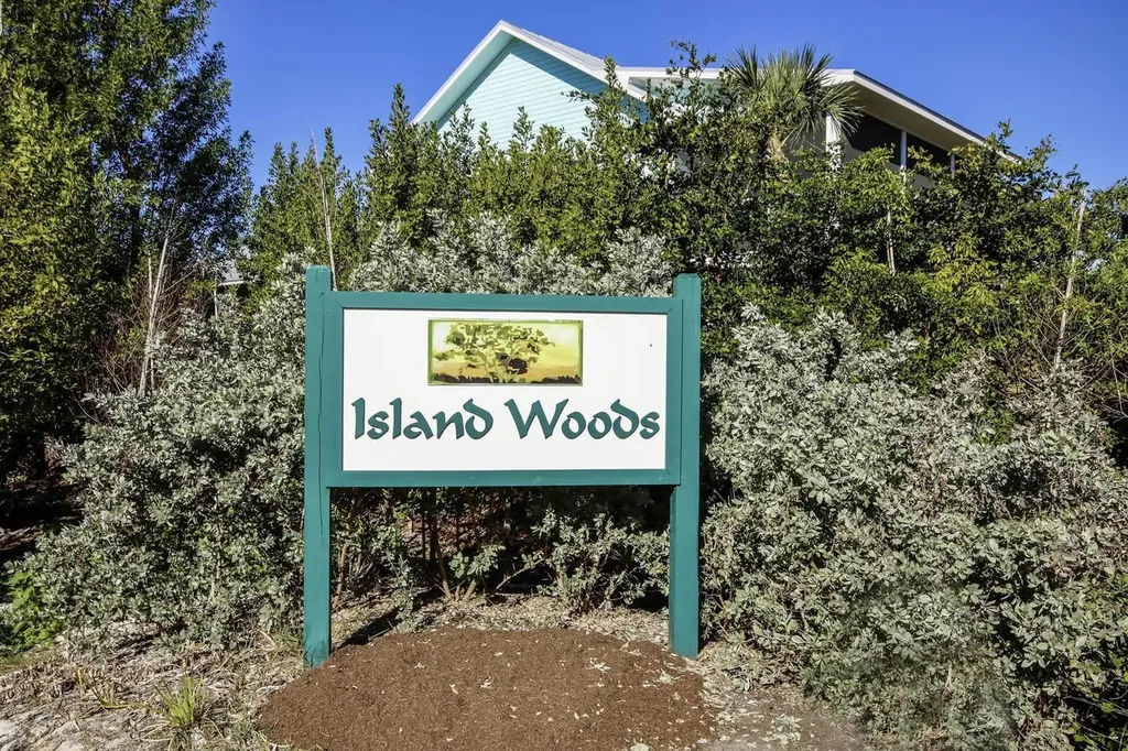 1890 Farm Trail Sanibel FL 33957