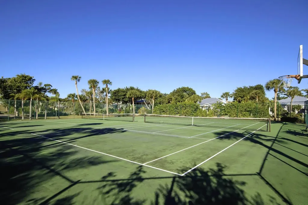 1890 Farm Trail Sanibel FL 33957