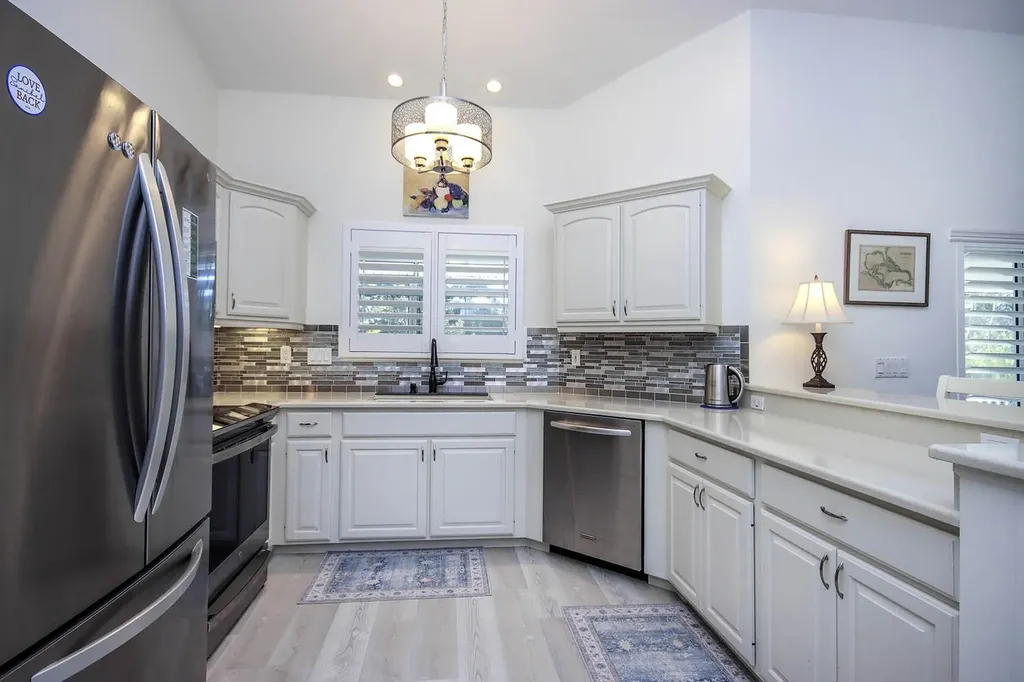 1890 Farm Trail Sanibel FL 33957