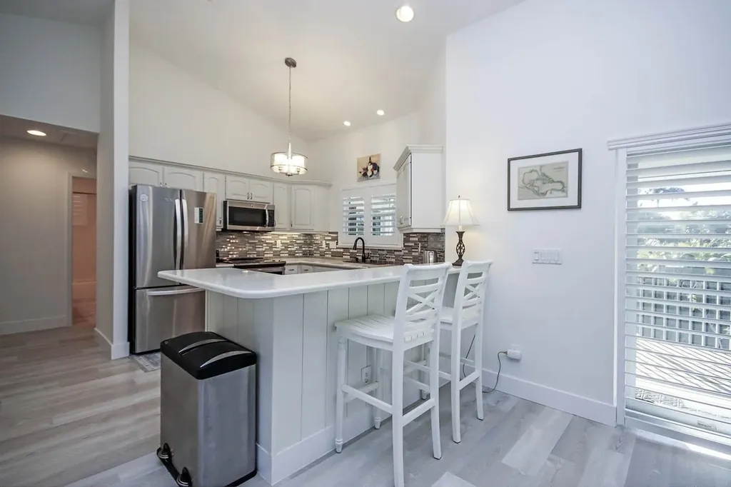 1890 Farm Trail Sanibel FL 33957