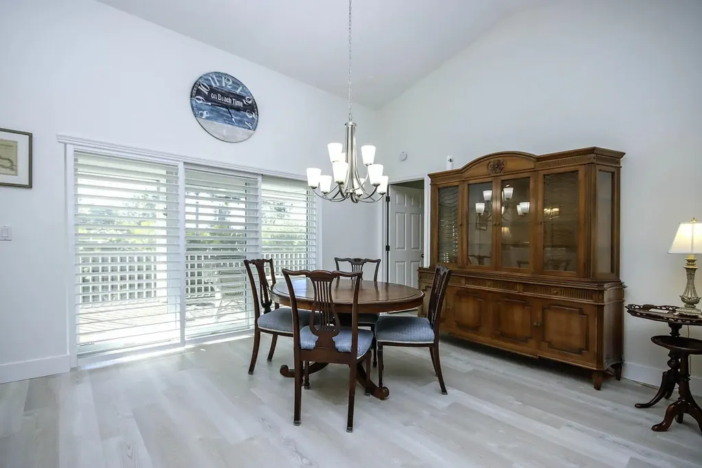 1890 Farm Trail Sanibel FL 33957