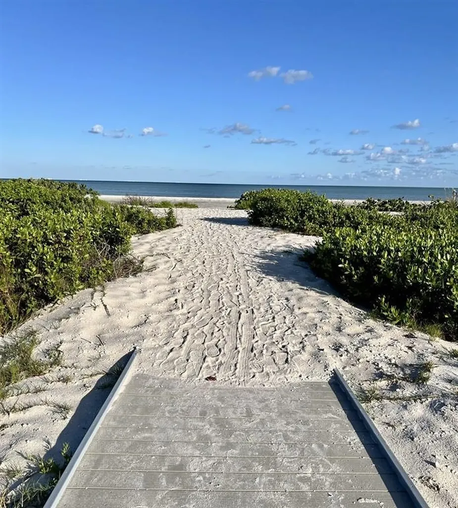 671 E Gulf Drive Sanibel FL 33957