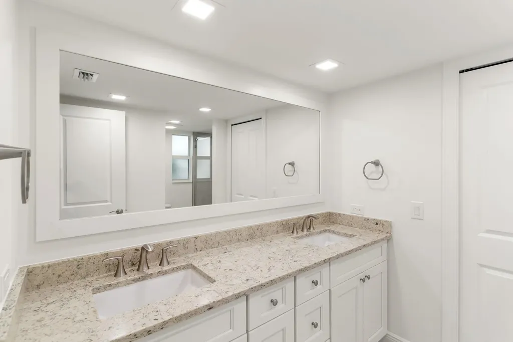 3049 W Gulf Drive Sanibel FL 33957