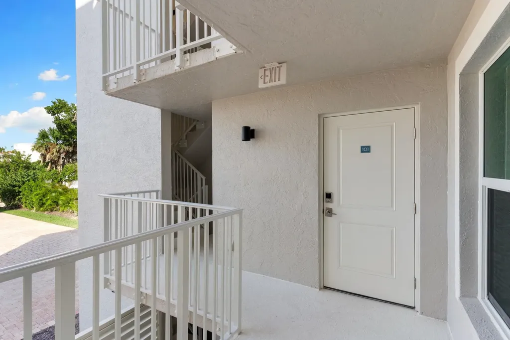 3049 W Gulf Drive Sanibel FL 33957