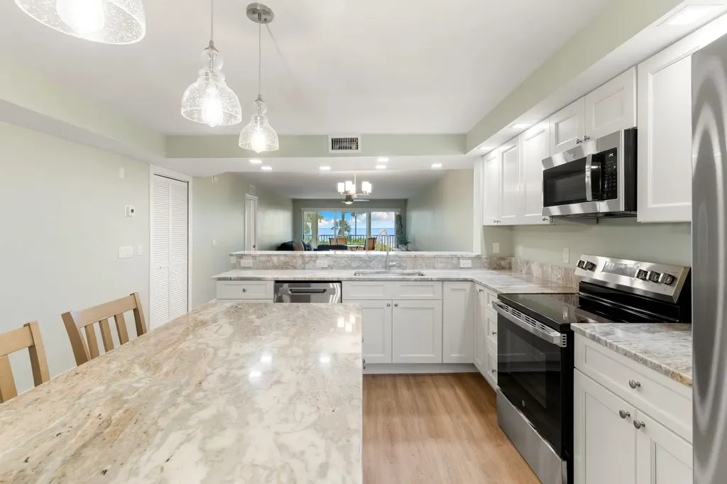 3049 W Gulf Drive Sanibel FL 33957