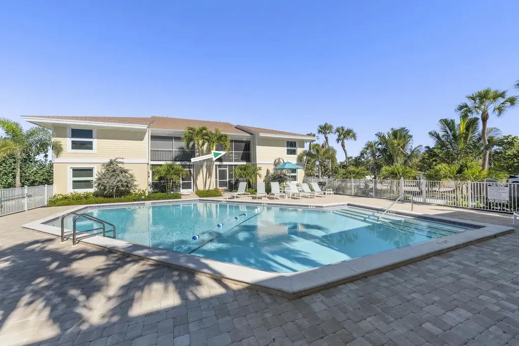 2321 W Gulf Drive Sanibel FL 33957