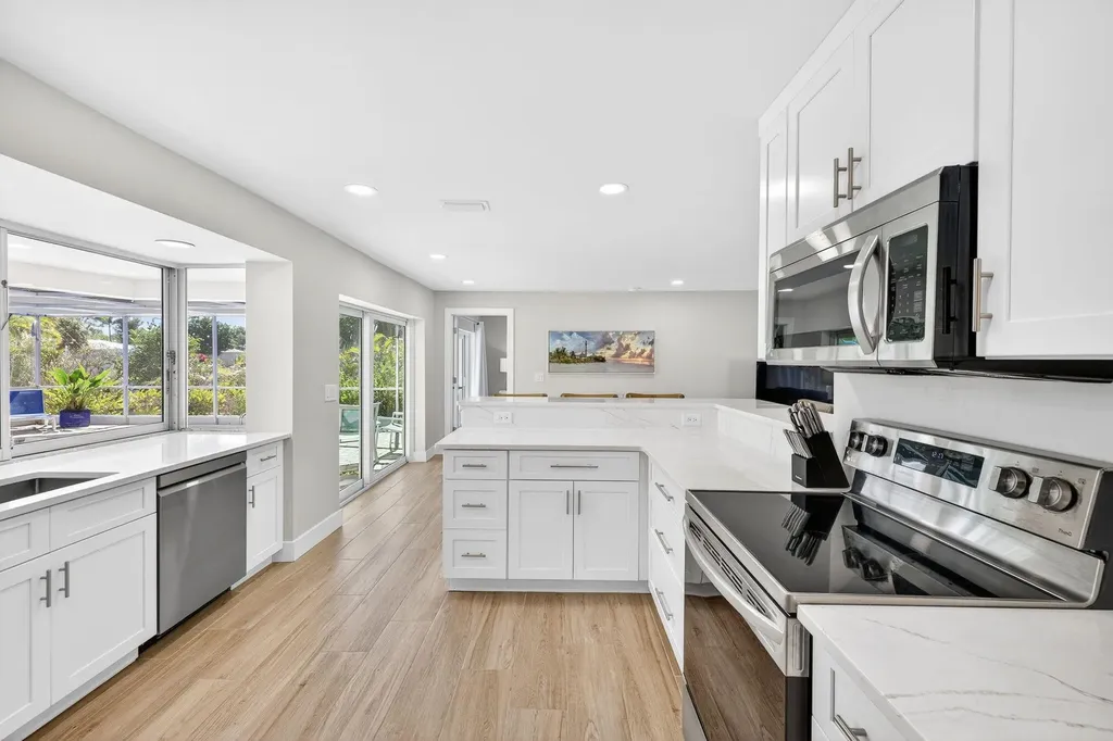 952 Kings Crown Drive Sanibel FL 33957