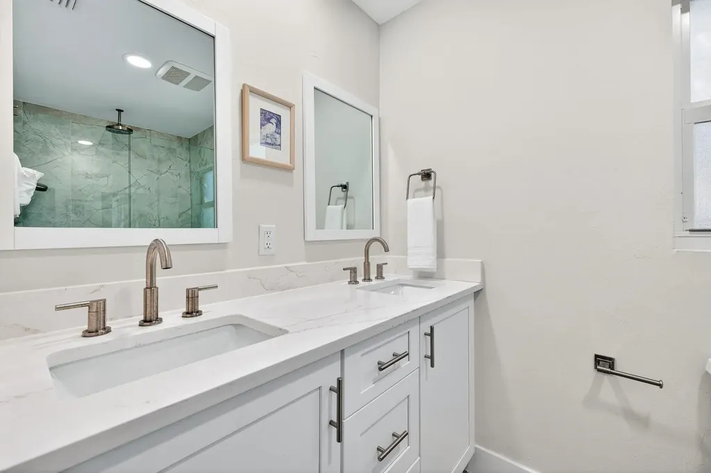 952 Kings Crown Drive Sanibel FL 33957