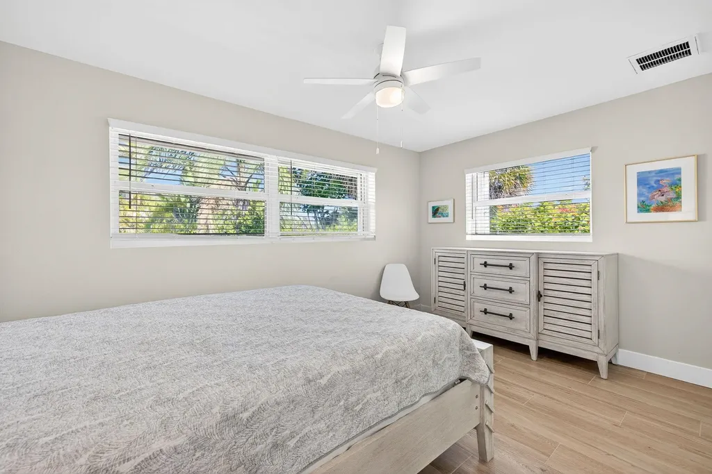 952 Kings Crown Drive Sanibel FL 33957