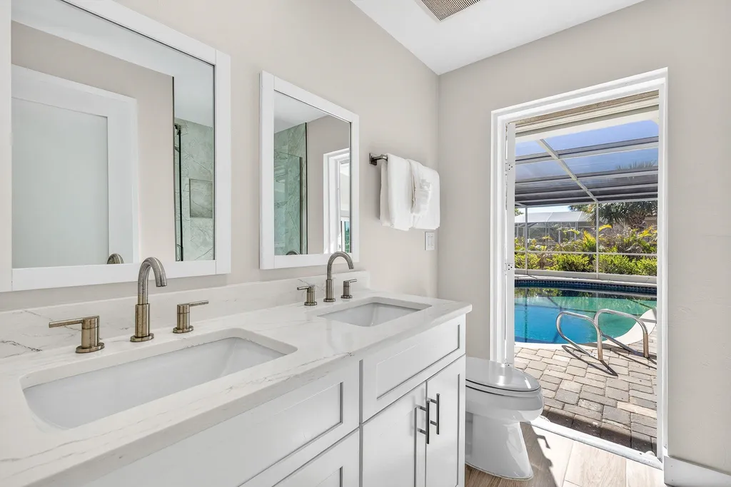 952 Kings Crown Drive Sanibel FL 33957