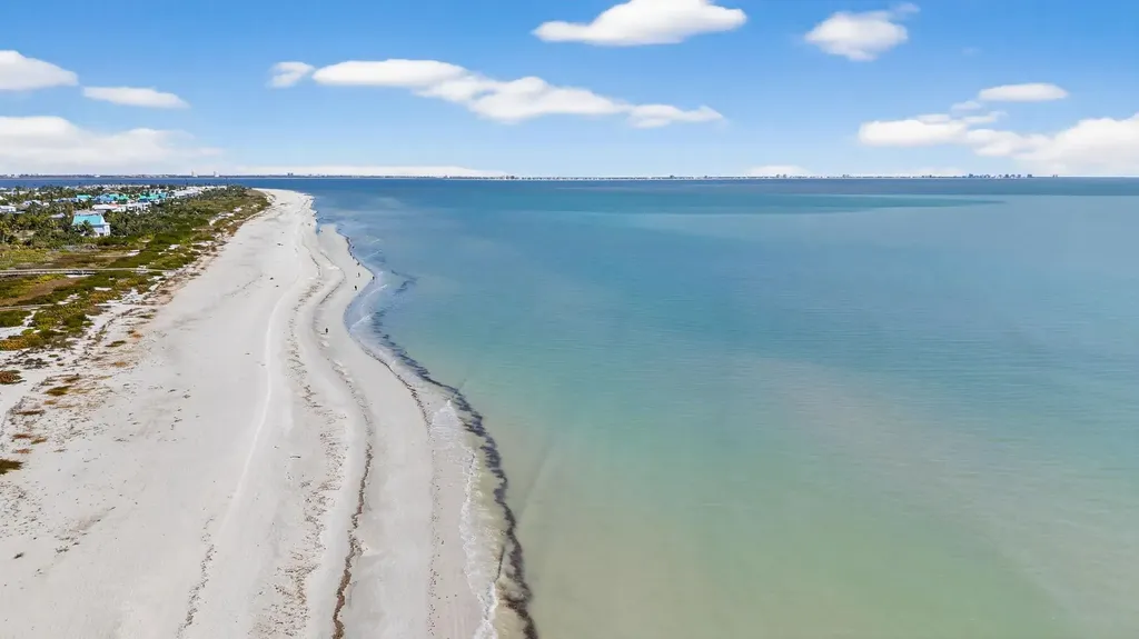 952 Kings Crown Drive Sanibel FL 33957