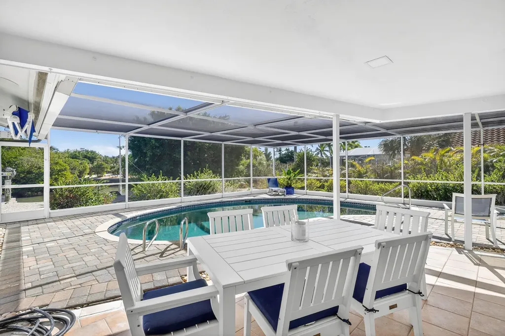 952 Kings Crown Drive Sanibel FL 33957