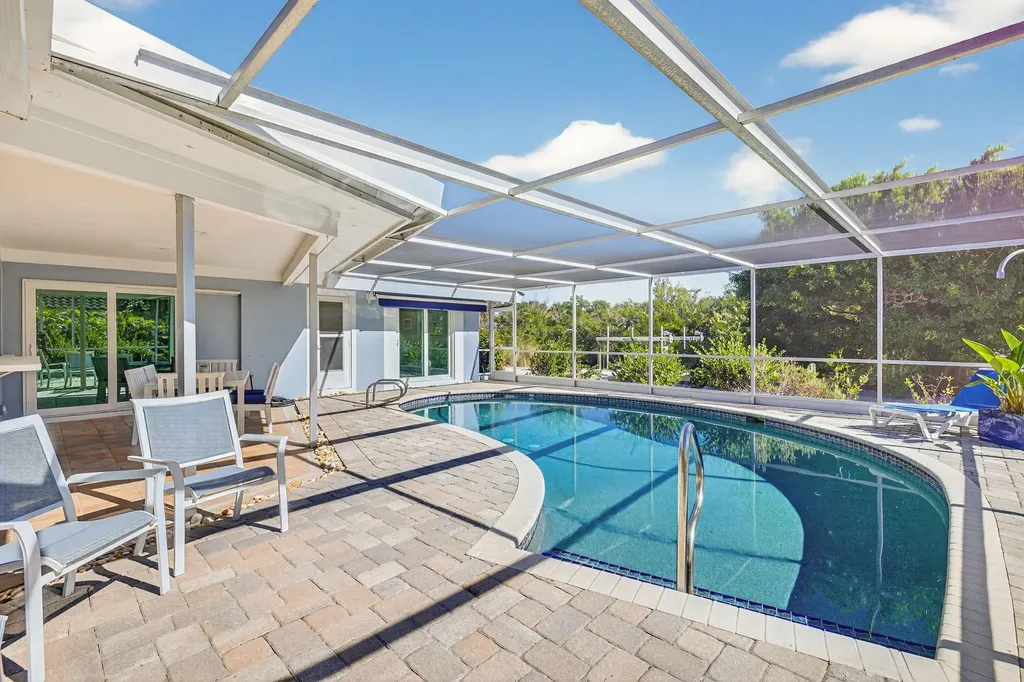 952 Kings Crown Drive Sanibel FL 33957