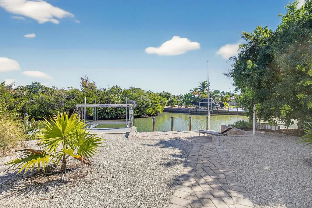 952 Kings Crown Drive Sanibel FL 33957