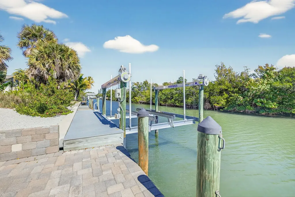 952 Kings Crown Drive Sanibel FL 33957