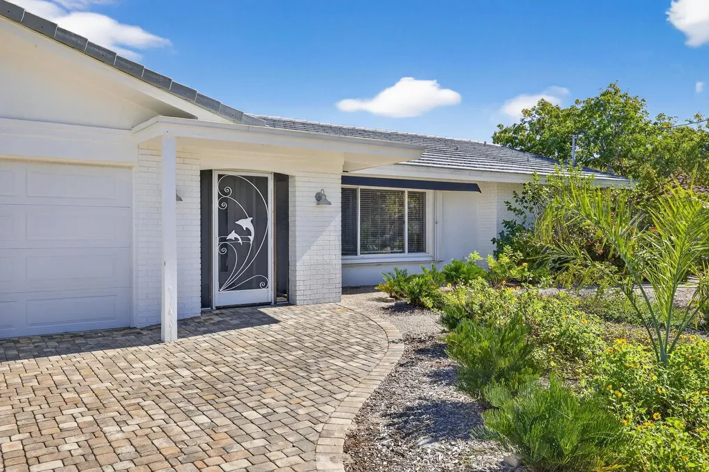952 Kings Crown Drive Sanibel FL 33957